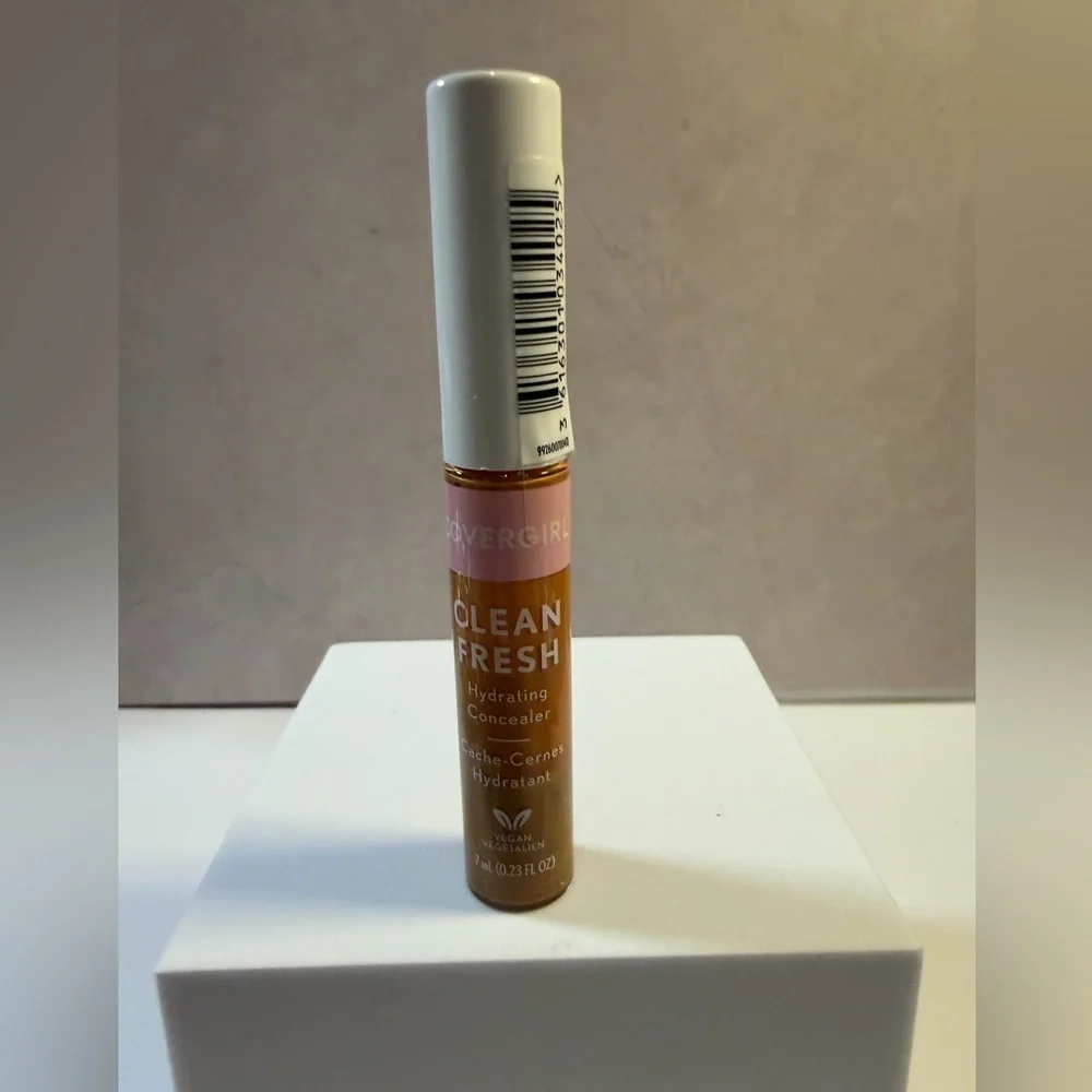 🩷5/$10 COVERGIRL Clean Fresh Hydrating Concealer - Tan